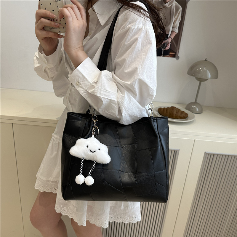 Retro niche tote bag for women, 2025 new multi-functional and versatile chain bag, large-capacity commuting crossbody single-shoulder bag Specification drawing