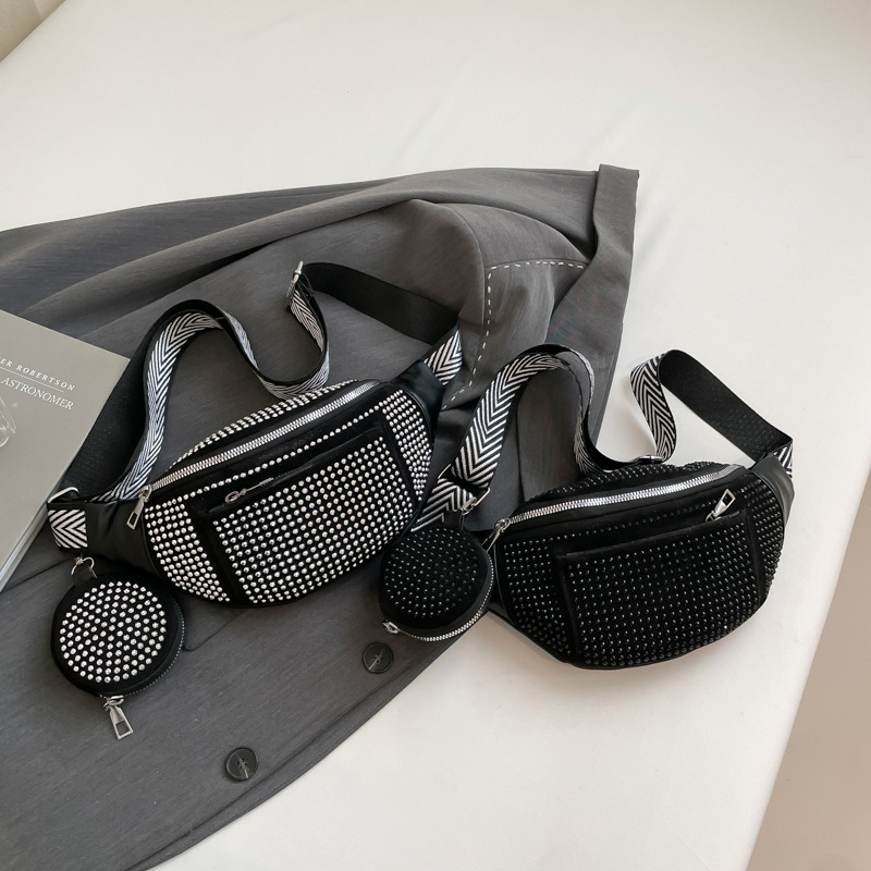 A fashionable crossbody bag with a feminine texture and bright diamonds, a niche design, an ins saddle bag, a wide shoulder strap, and a casual and trendy single-shoulder bag Application Scenario