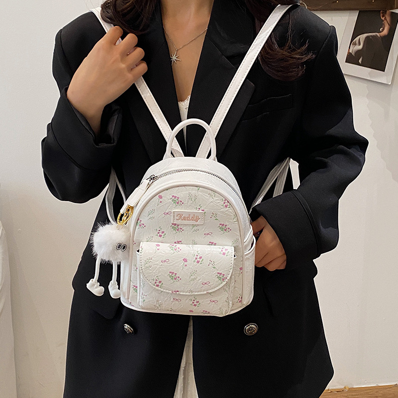 This is a new summer model of a lady's small backpack for students' commuting. It is a high-end and versatile backpack with a sweet Japanese style Application Scenario