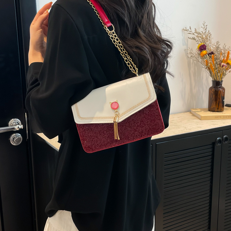This year, the "Women's Summer 2025" trendy and fashionable commuter crossbody bag with a high-end chain and small square bag is in vogue Specification drawing