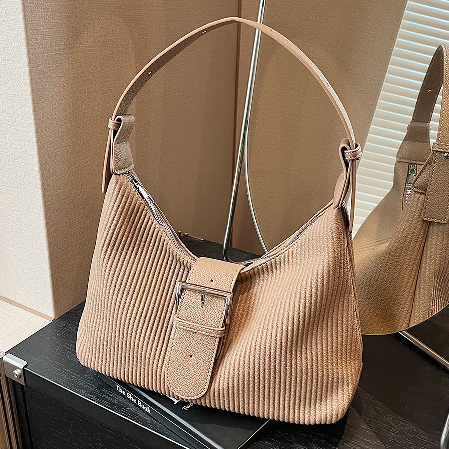 Retro and trendy underarm bag for women 2024 new style, fashionable, casual and versatile single-shoulder bag, Korean style, niche and high-end women's bag full figure