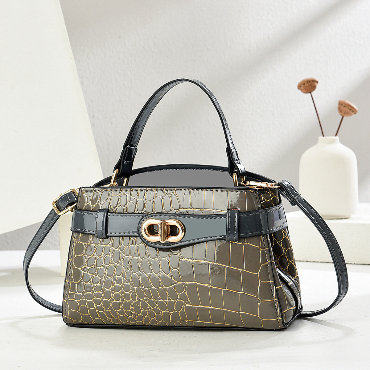 Ladies' handbag 2025 New crocodile pattern small metal buckle Kelly bag for commuting single-shoulder crossbody Item Picture