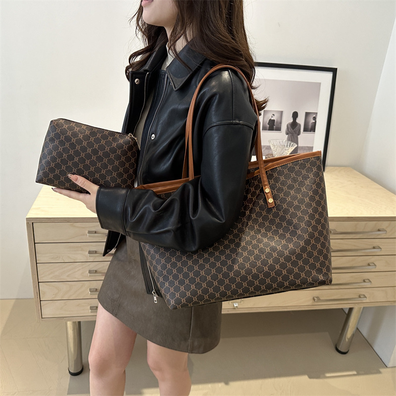 Retro large-capacity class bag for women, 2024 new trendy and fashionable niche tote bag, versatile shoulder bag Specification drawing