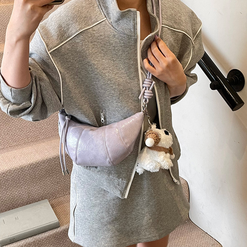 A niche design, trendy and simple solid color horn bag for women, a new 2025 versatile and fashionable single-shoulder crossbody bag for commuting Specification drawing
