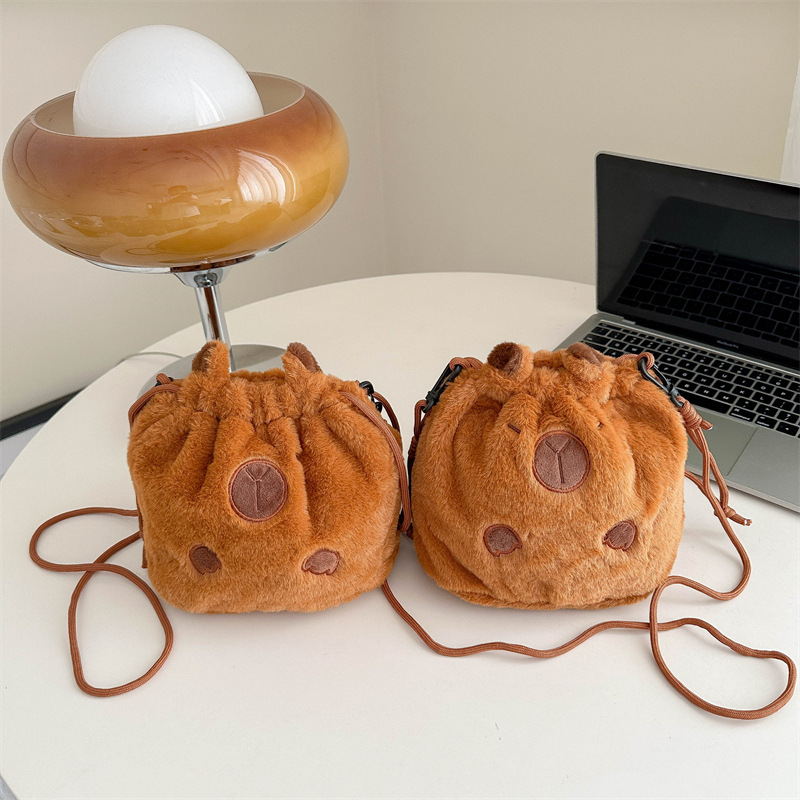 New Capibara plush crossbody bag, cartoon Capybara drawstring lucky bag, Capybara bag, fresh and sweet coin purse bag full figure
