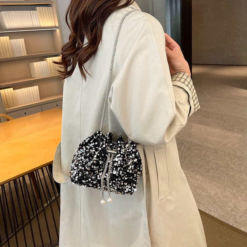 Fashionable and individual sequined bucket bag for women, 2024 new style, stylish Korean-style single-shoulder bag, crossbody dinner bag, trendy pleats Specification drawing