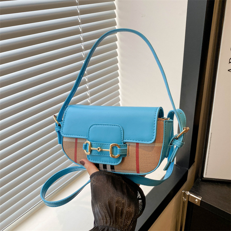 The popular crossbody saddle bag for women in 2024 cross-border new style, a versatile single-shoulder and underarm women's bag with contrasting colors and checkered patterns from Europe and America full figure