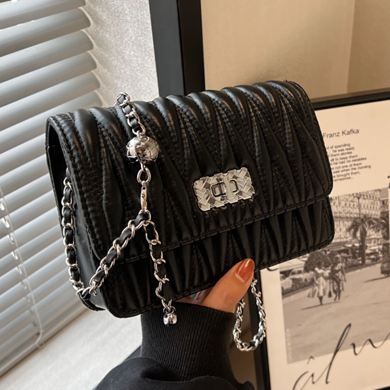 High-end diamond-shaped chain bag for women, 2024 new trendy and fashionable small chanel-style square bag, versatile crossbody bag full figure