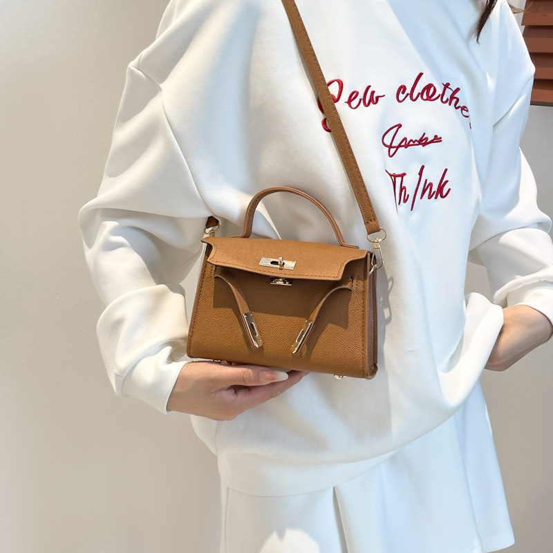 High-end quality and elegant women's bag 2025 Summer new fashion trend single-shoulder crossbody bag, elegant and versatile handbag details Picture