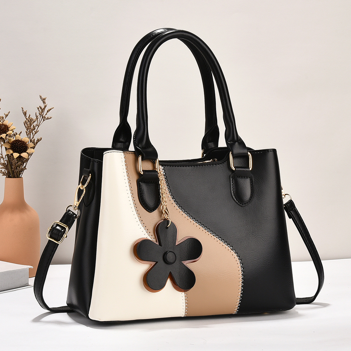 Cross-border bags 2024 bestsellers for women, trendy and fashionable Korean-style patchwork, small and large capacity, single-shoulder hand-carry, one-piece consignment Application Scenario