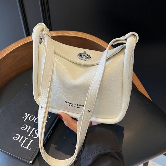 Bao Baozi 2025 New Niche design Pillow bag, personalized texture, fashionable single-shoulder bag, trendy and simple crossbody bag full figure
