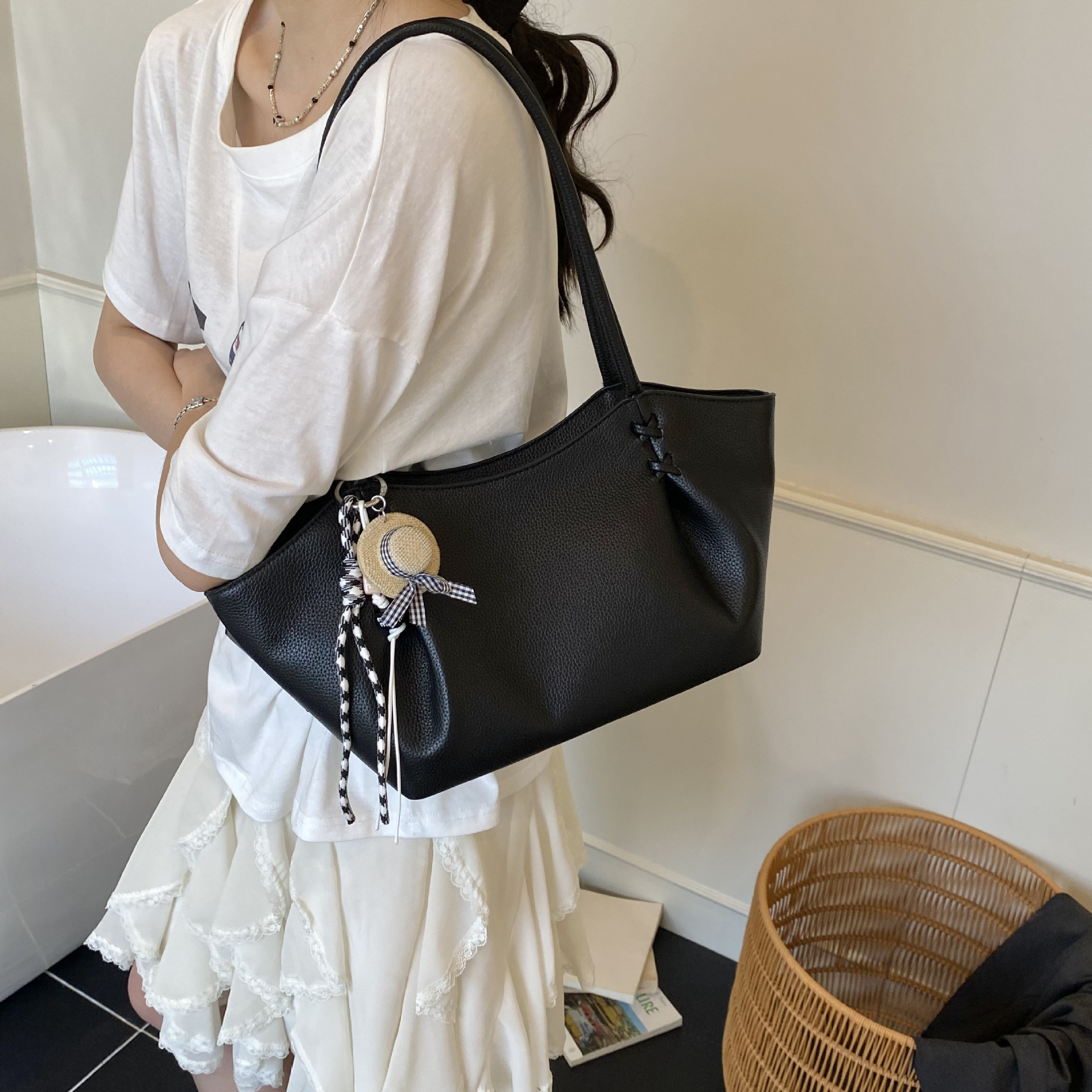 Large-capacity tote bag for women, 2025 new style, niche and versatile crossbody single-shoulder bag for women, fashionable and hot girl underarm bag Specification drawing