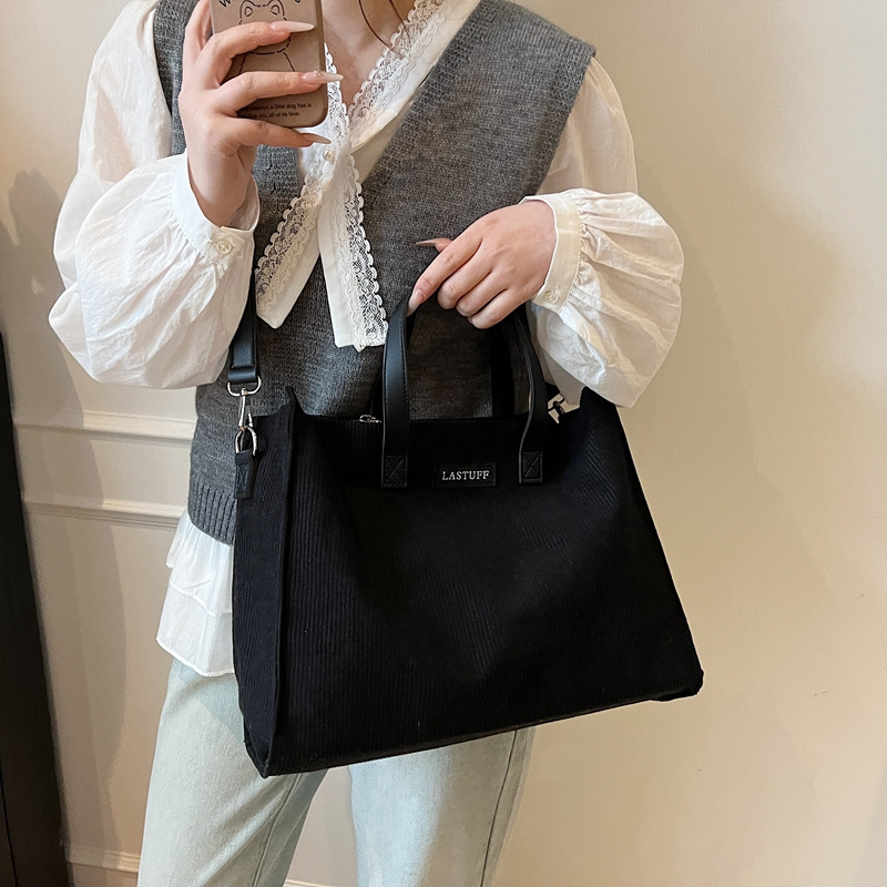 2025 New retro large-capacity corduroy crossbody bag, work commuting tote bag, casual and versatile single-shoulder bag for women details Picture