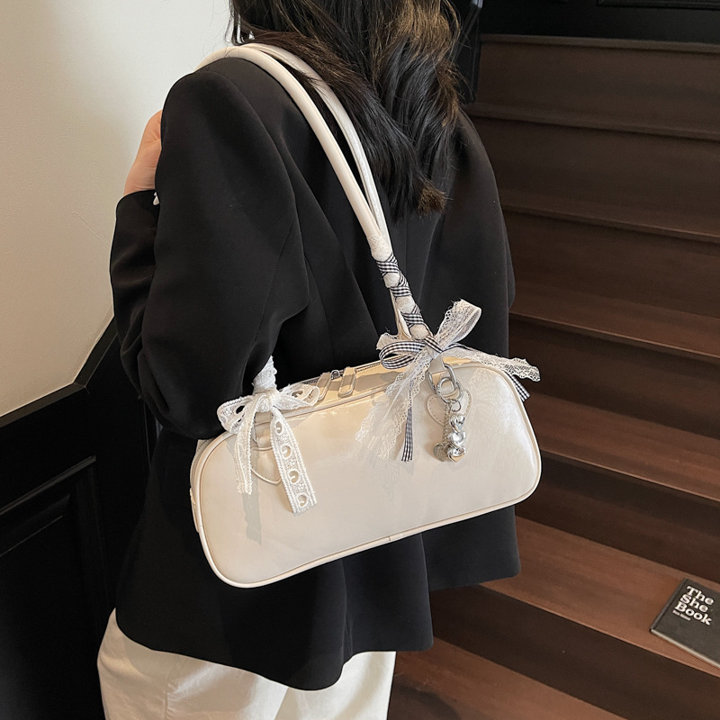 High-end quality French niche trend bow silk scarf underarm bag, versatile for women, simple and stylish baguette shoulder bag details Picture