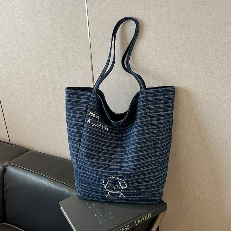 2025 New denim bag, double-sided backpack with embroidery, Korean InS-style tote bag, casual single-shoulder large capacity bag Application Scenario