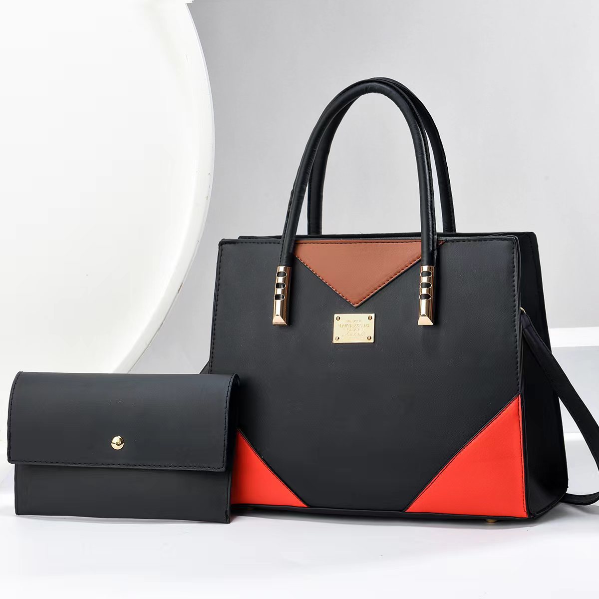 A new, stylish and versatile single-shoulder crossbody bag with a large capacity, a trendy and fashionable women's bag Application Scenario