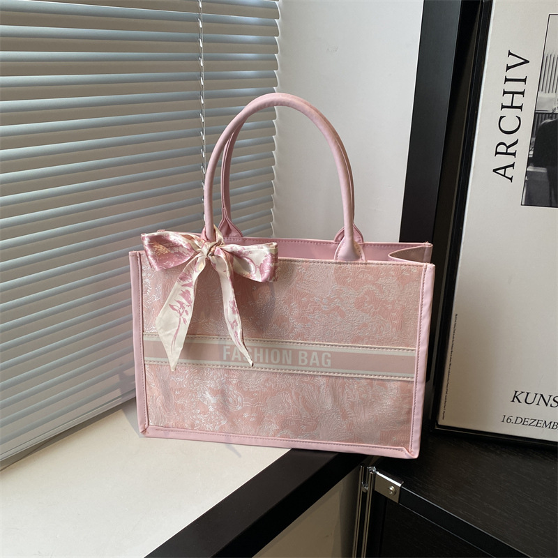 Cross-border fashion commuting large-capacity bag for women, 2024 new stylish single-shoulder underarm bag, versatile hand-held tote bag full figure
