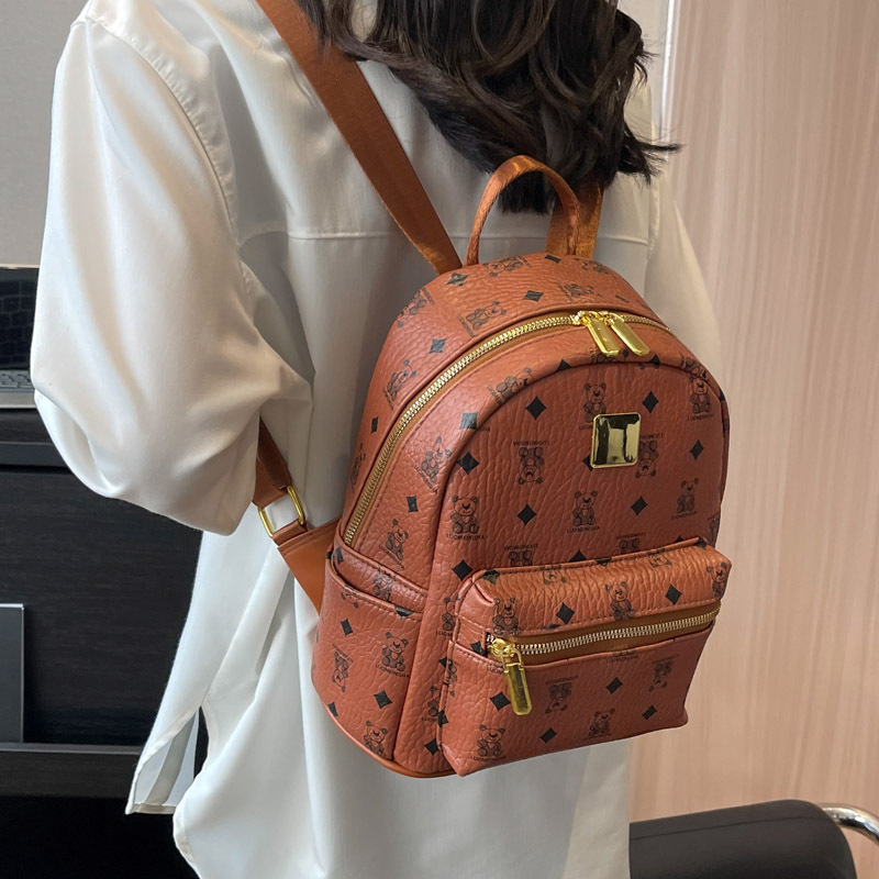 Simple and stylish backpack with large capacity for women, 2023 new Spring/Summer Korean style retro niche backpack, popular backpack details Picture