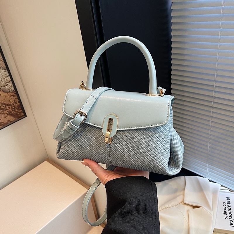 A trendy and versatile handbag for women in 2025, a stylish small square bag, and a casual single-shoulder crossbody bag details Picture