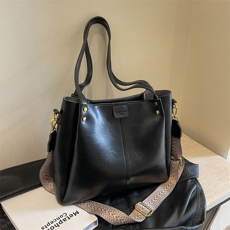 Large-capacity women's 2024 Korean version new high-end texture solid color crossbody bag wide band handbag trendy tote bag Specification drawing