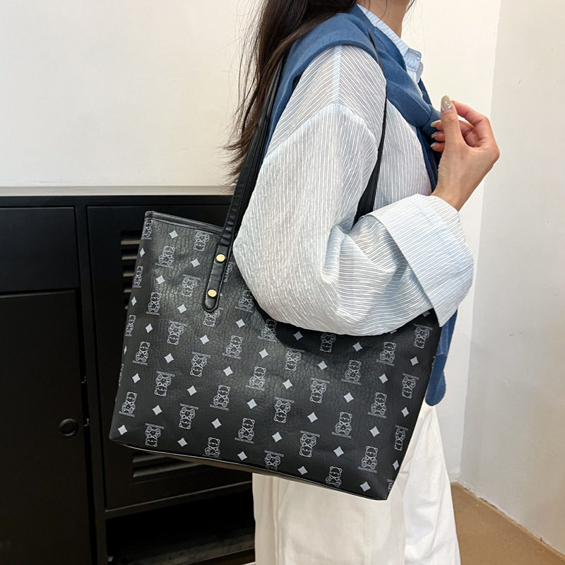 Cross-border large-capacity single-shoulder tote bag 2025 new retro and fashionable large bag, versatile for women's commuting underarm bags Specification drawing