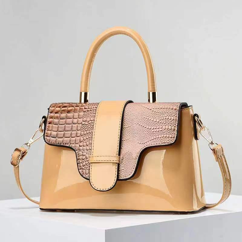 Fashion handbag 2024 new single-shoulder crossbody bag, crocodile pattern cross-border trendy crossbody bag, European and American retro women's bag Application Scenario