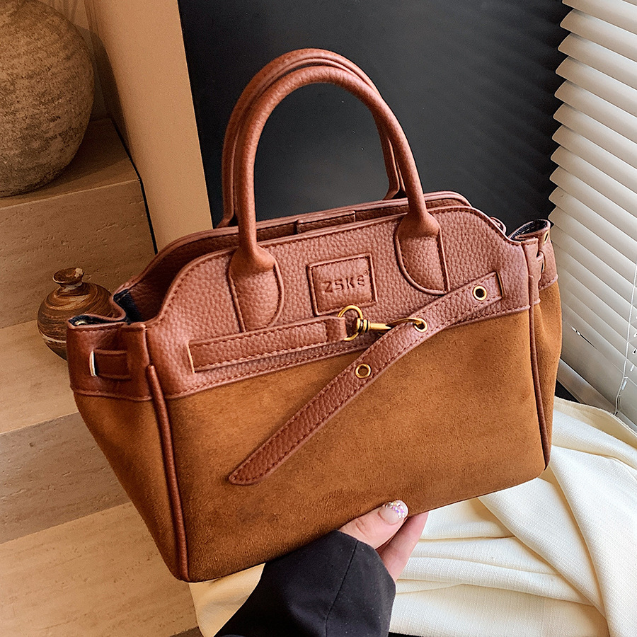Retro matte hand-held Kelly bag for women, 2024 new style, trendy and fashionable single-shoulder bag, large capacity, high-end crossbody bag full figure