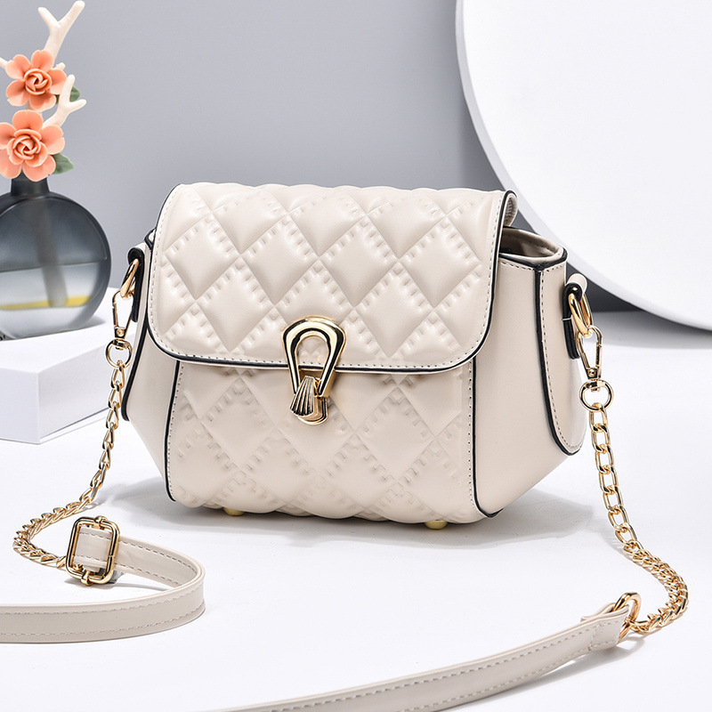 2022 new stylish and high-end women's small bag with diamond-shaped fashionable chain single-shoulder crossbody small square bag consignment Application Scenario
