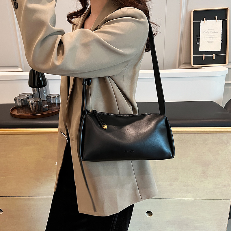 French-style niche design soft pillow bag crossbody bag 2024 new trendy and fashionable single-shoulder bag versatile small bag Application Scenario
