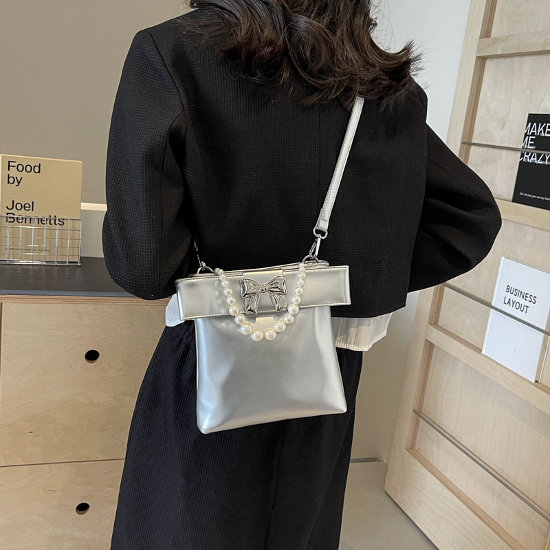 Korean style high-end versatile bucket bag 2024 new trendy and fashionable crossbody bag for women pearl handbag Application Scenario
