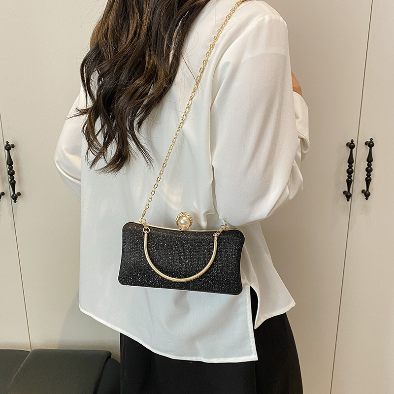 2025 Cross-border New fashion chain handbag, banquet bag, single-shoulder crossbody small square bag, unique hand-held mouth gold bag details Picture