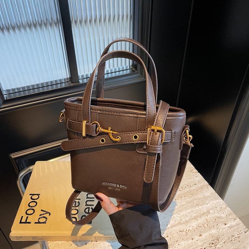 Retro and simple small handbag for women, 2024 new style hand-held bucket bag, high-end texture, casual and versatile, commuting crossbody bag Specification drawing