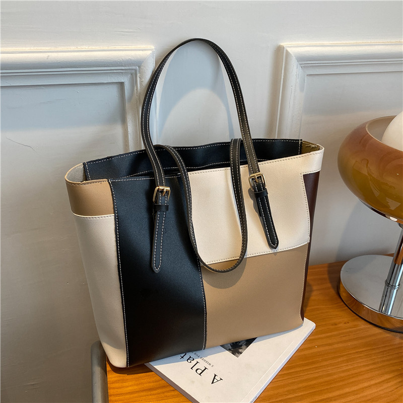 New large-capacity tote bag for commuting, women's underarm bag, 2022 new trendy autumn hand-held shoulder bag, high-quality large bag full figure