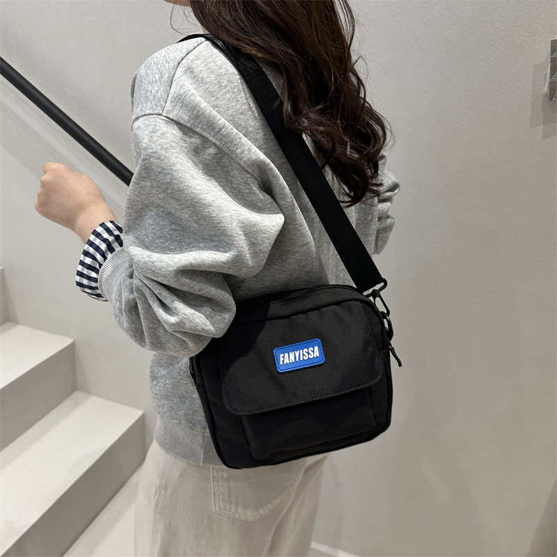 Simple and versatile solid-color small square bag, ins Korean-style casual student, Japanese-style trendy single-shoulder crossbody bag Specification drawing