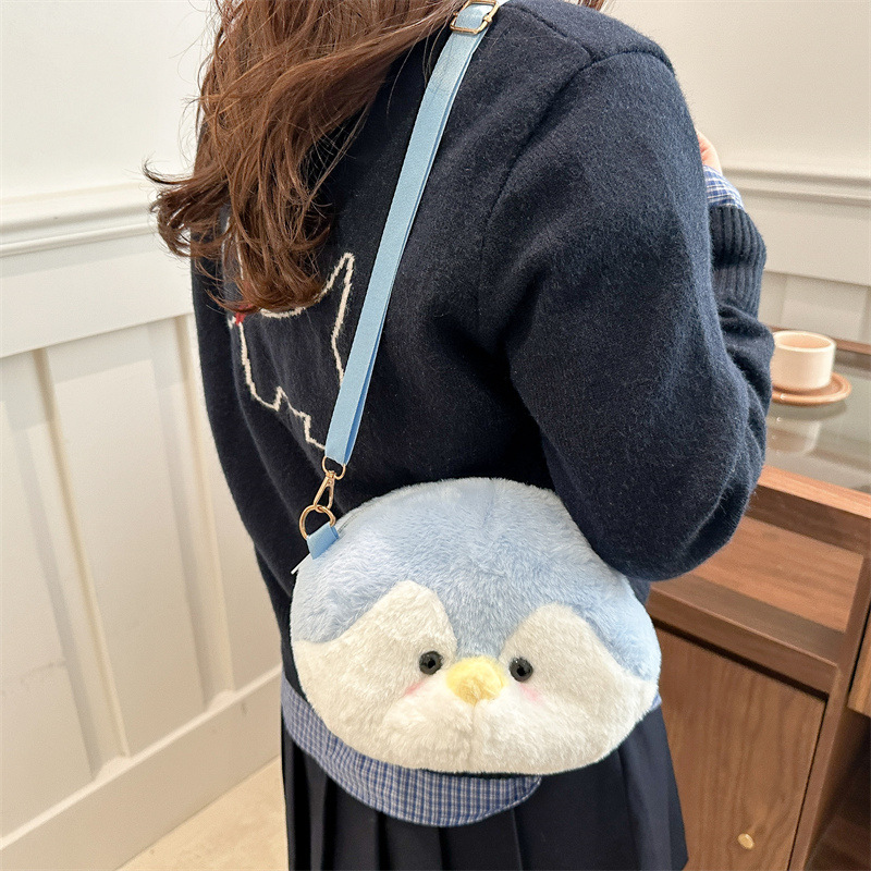 Cute penguin mini bag for Women 202 New style crossbody fluffy Cookoo Chicken crossbody bag claw doll exchange bag Specification drawing
