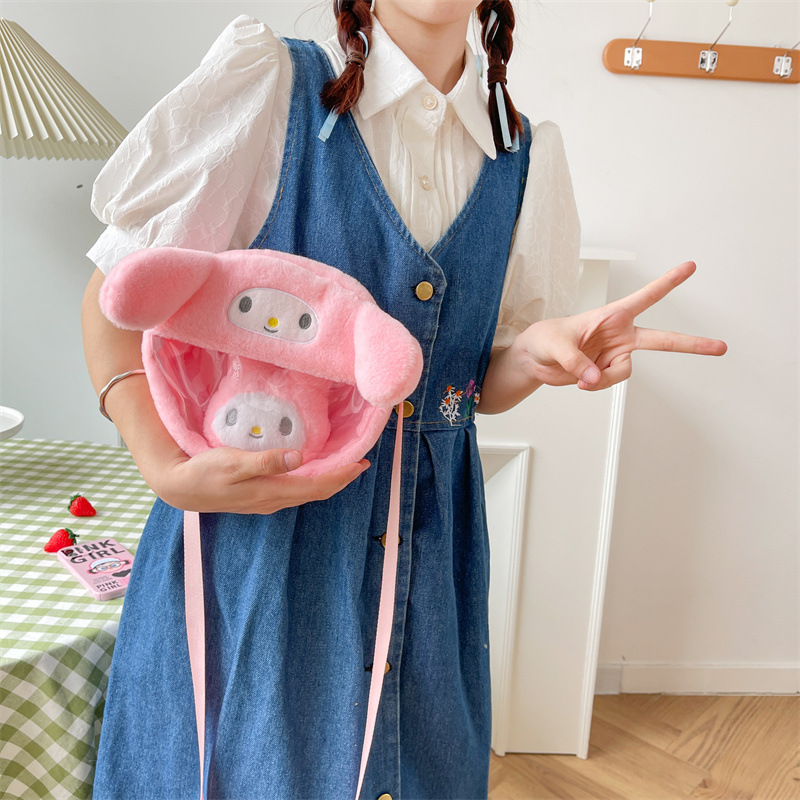 New Cartoon Kuromi transparent bag, fashionable Melody plush doll, single-shoulder crossbody cinnamon dog plush bag Application Scenario