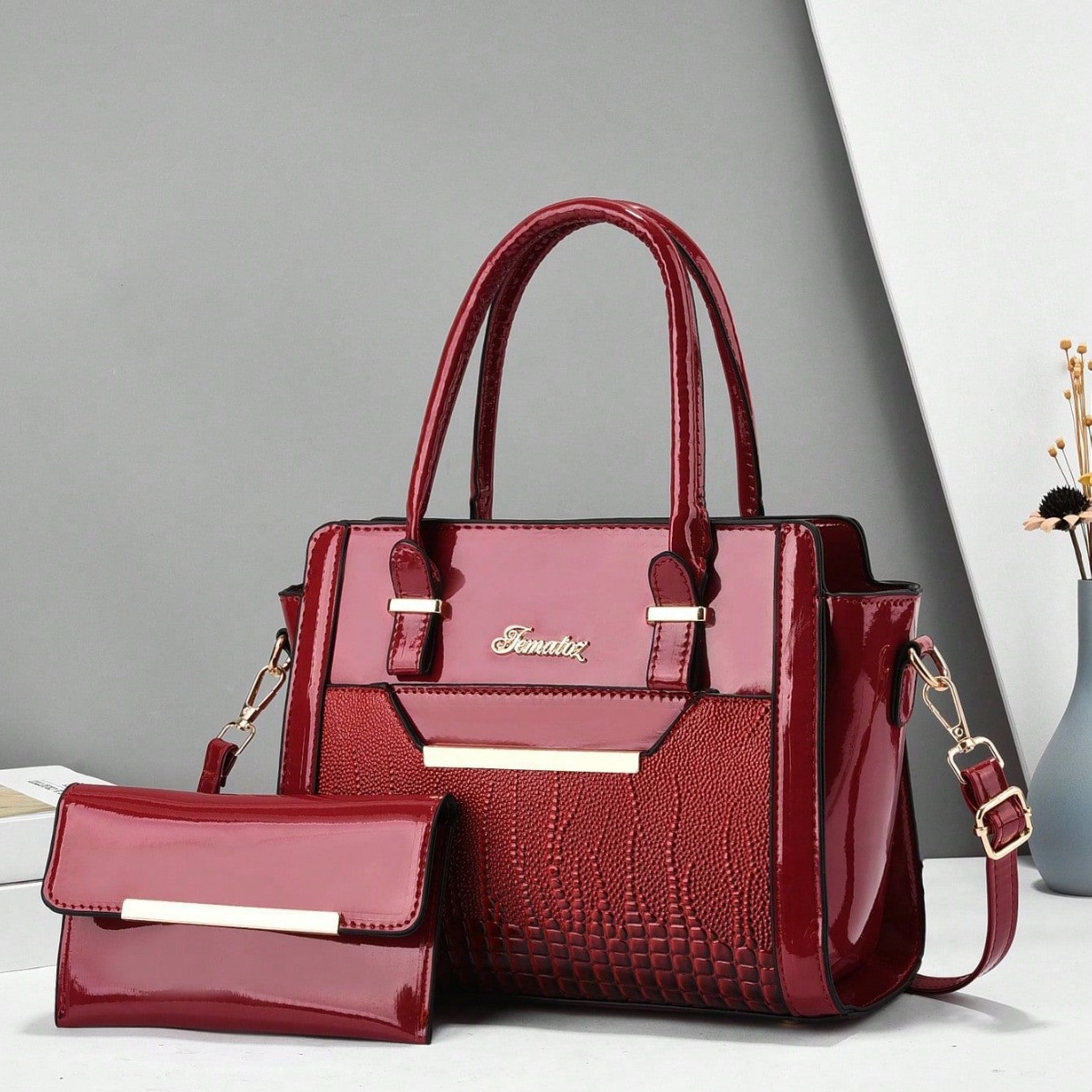 Shiny leather bag 2024, large-capacity crocodile pattern hand-held mother and child bag, cross-border women's bag, high-quality single-shoulder tote bag Application Scenario