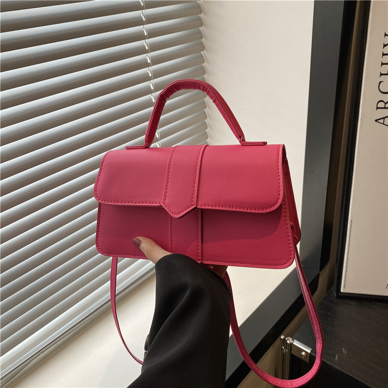 The new summer version of the European and American fashion Bags 2025, a single-shoulder versatile crossbody bag, simple and retro hand-held small square bag, is trendy for women full figure