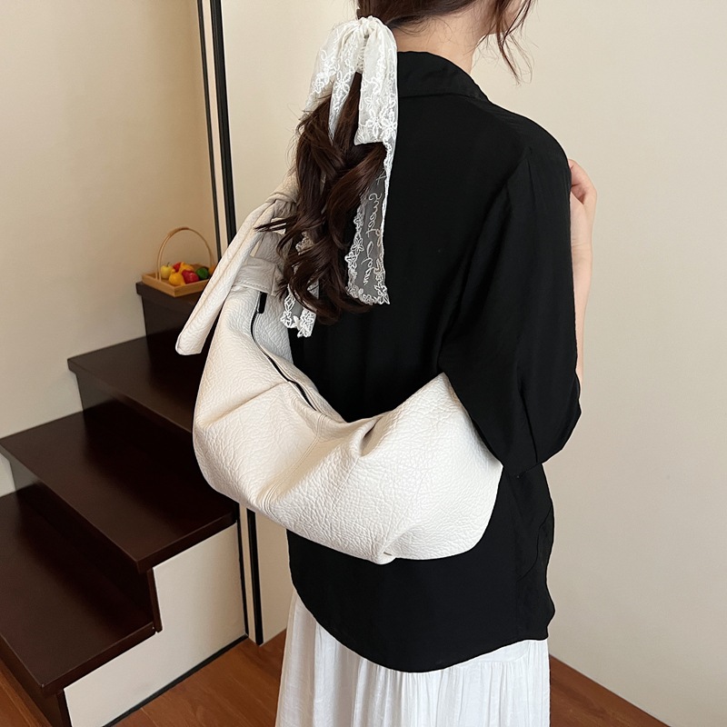 Soft pleated Korean-style laid-back large-capacity dumpling bag for women 2025 new casual solid color commuting single-shoulder crossbody bag Specification drawing