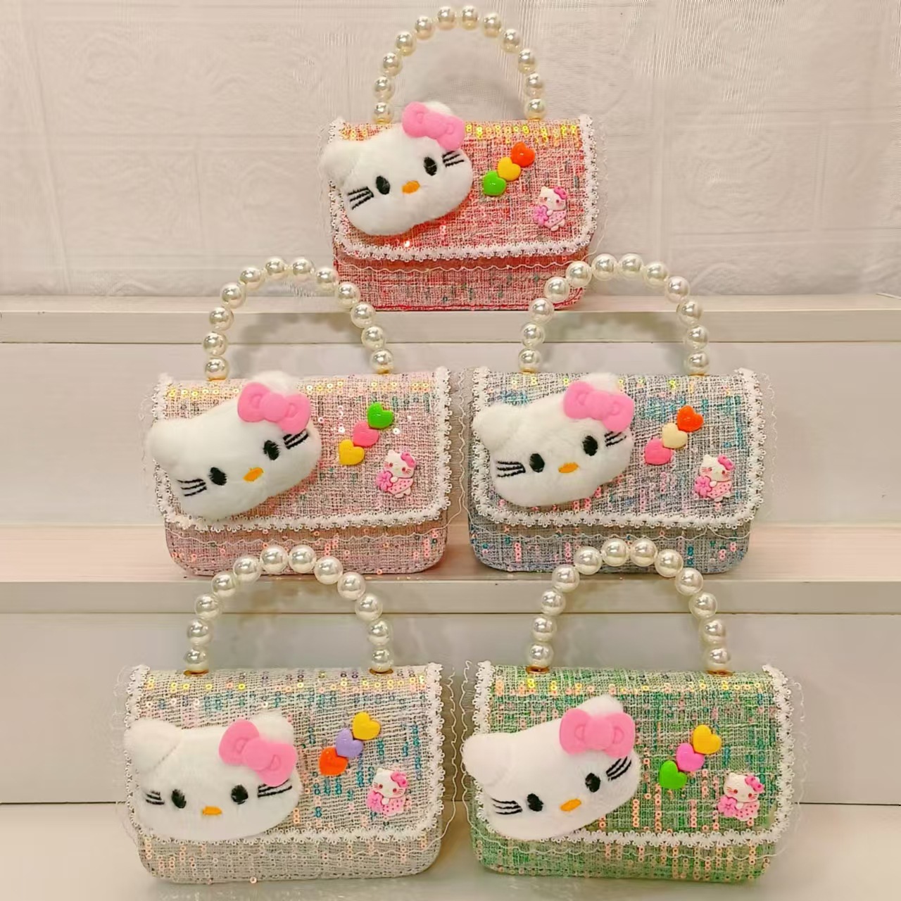 Cartoon pearl handbag, single-shoulder crossbody small chanel-style loose change accessory bag, children's small square bag, chain girl backpack Application Scenario