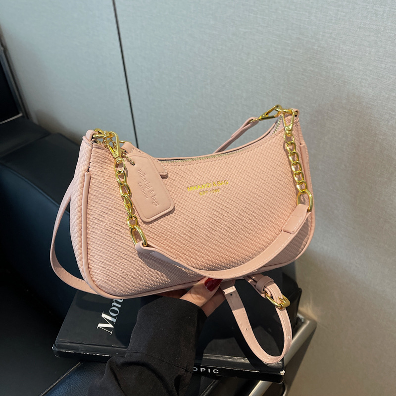 A stylish Korean-style casual and versatile small square bag, a new single-shoulder crossbody bag in 2025, exuding a sense of high-end elegance and a light luxury underarm bag Specification drawing