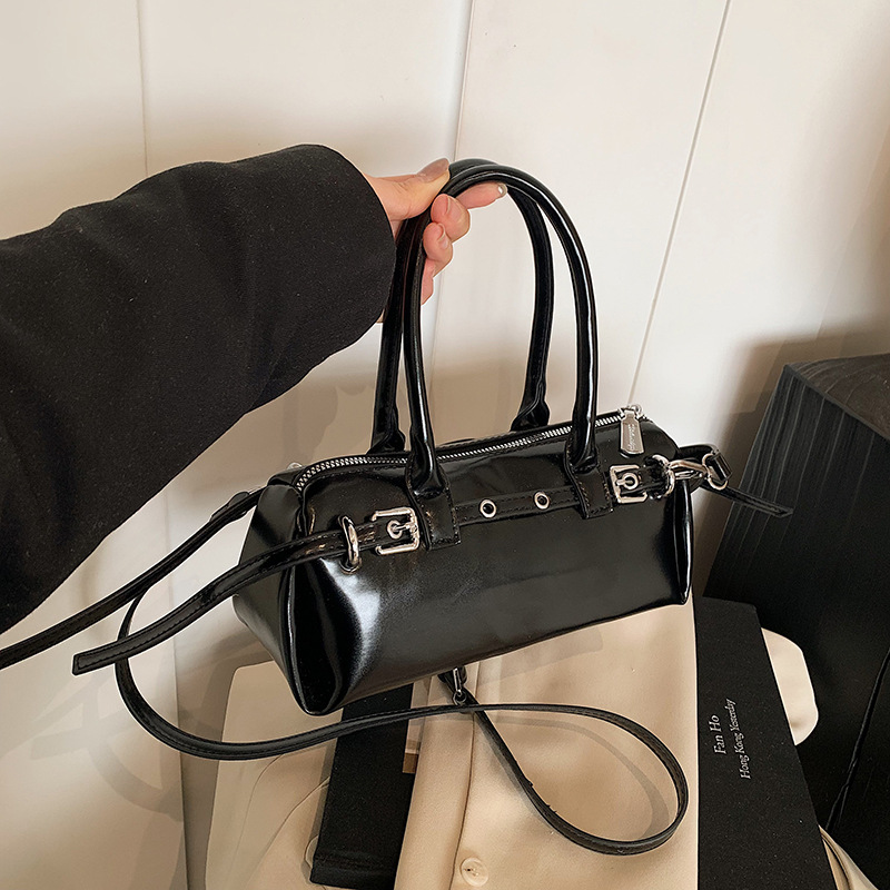 High-end commuter small bag for women, 2025 new style casual and versatile crossbody bag, fashionable hand-held pillow bag, baguette bag Specification drawing