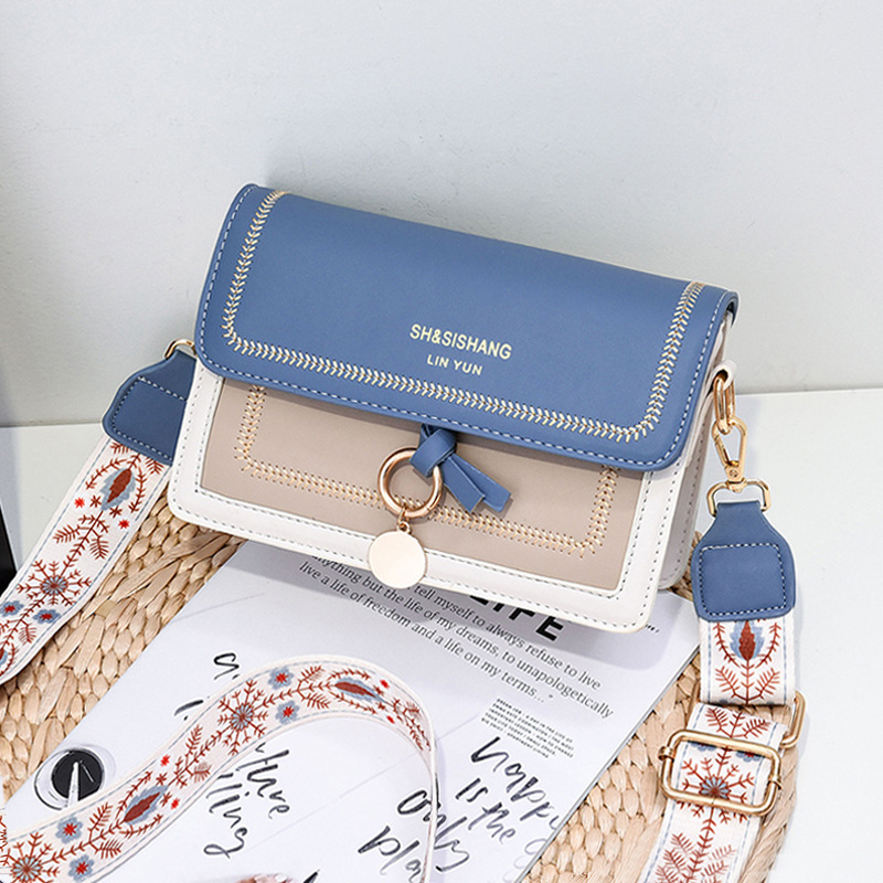 This year's popular handbags are the 2022 Spring and summer trendy and fashionable women's bags, small square bags, and stylish single-shoulder crossbody bags for ladies full figure