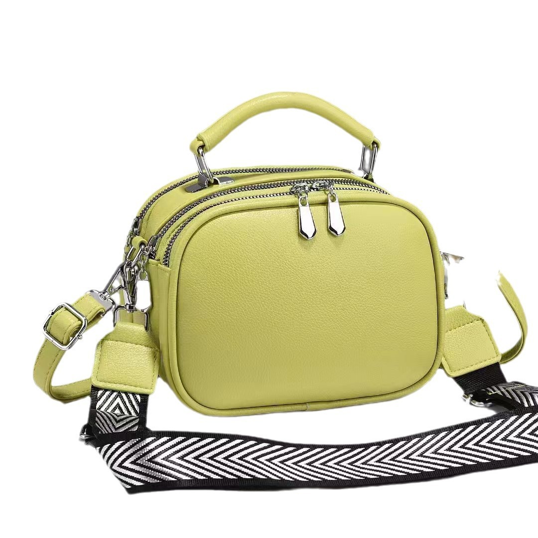 The 2024 new cross-border trend Amazon Russian women's crossbody single-shoulder bag is a fashionable and trendy small square bag for ladies Item Picture