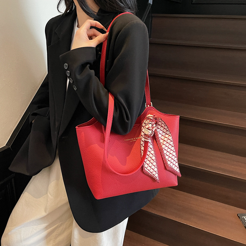 Fashionable, simple and retro large-capacity tote bag for women, 2025 new style, casual and versatile, underarm single-shoulder bag for work and commuting Specification drawing