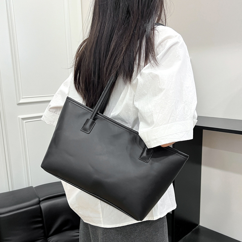 Cross-border trendy large-capacity soft-faced tote bag for women, multi-functional class and grocery shopping bag, hand-held bucket bag details Picture