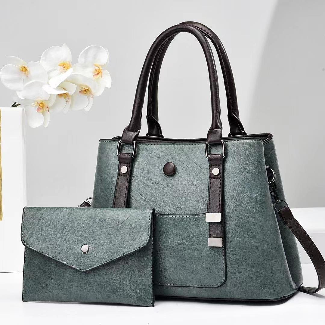 Taizhou ladies' large bag, fashionable and retro three-piece set, large-capacity single-shoulder crossbody handbag, cross-border trade Application Scenario