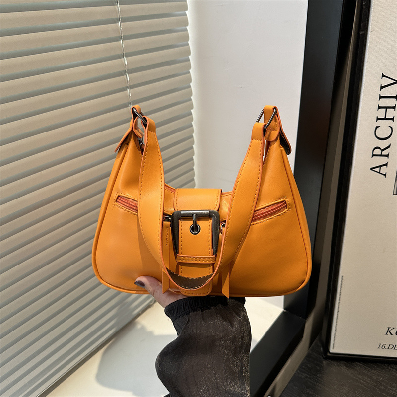Fashionable, simple and casual underarm bag for women, Spring 2025 new retro commuter crossbody bag, versatile single-shoulder bag full figure