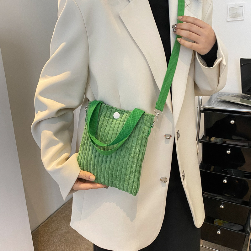 Korean corduroy bucket bag 2023 new spring crossbody small bag handbag vertical casual mini tote bag Specification drawing