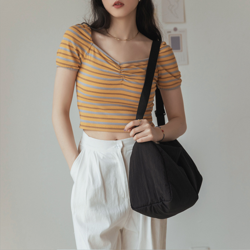 Convenient large-capacity soft cloth bag, simple cloth bag, single-shoulder bag, women's crossbody bag, Japanese-style cylindrical bag, student class bag for women Application Scenario